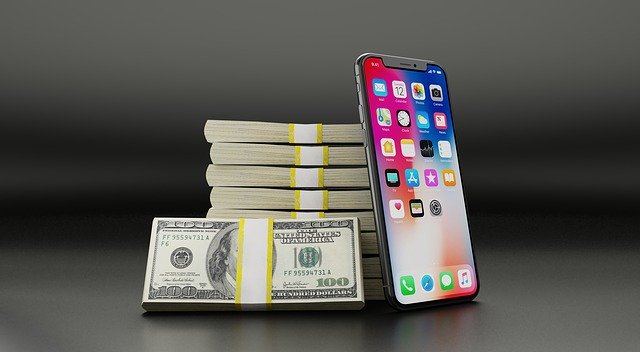 peníze a mobil